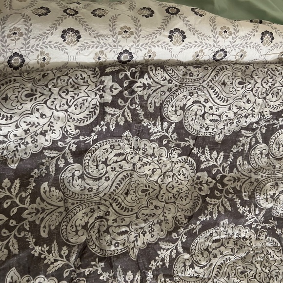 Croft & Barrow Full/Queen Damaske Reversible Bedspread - Picture 4 of 5